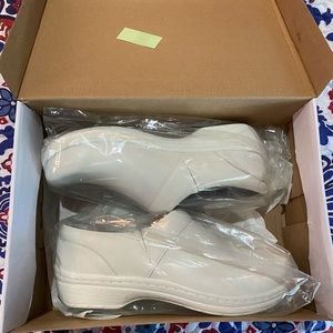 Klogs Footwear White Mission Klogs